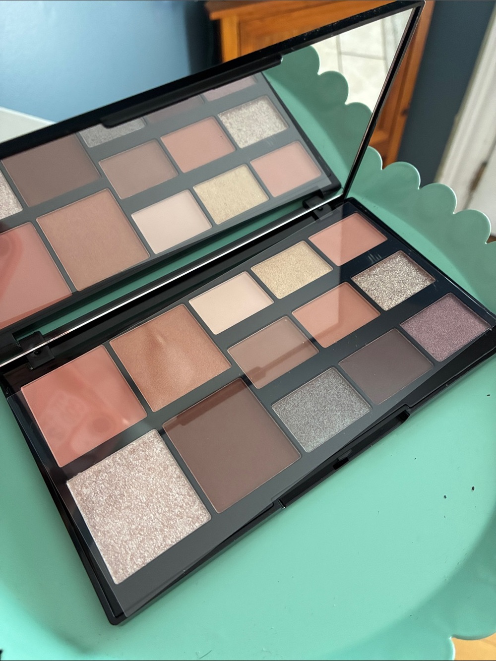 Laura Geller Neutral Eyeshadow Palette - Taupe & Shimmer - Picture 4 of 4